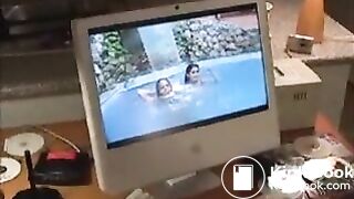 AmazingGirlsPooping (9)