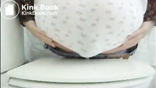 Shitting Jeans and then sitting in it - Video