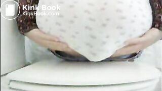 Shitting Jeans and then sitting in it - Video