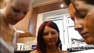 Louise and friends having a smearing session