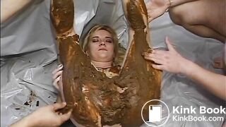 Scat - Horny Shitty Bodypainting - Scheisse