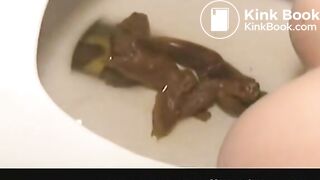 Sexy Girl Shitting