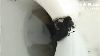 AmazingGirlsPooping (4)