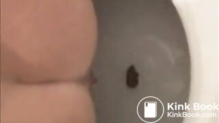 AmazingGirlsPooping (4)