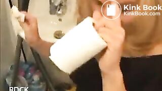 AmazingGirlsPooping (4)