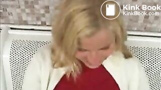 AmazingGirlsPooping (4)