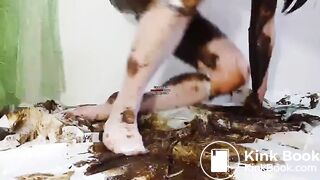 Gorgeous Toilet Whore