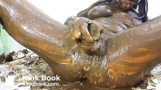 Gorgeous Toilet Whore