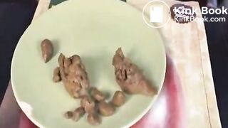 Pretty Negro Female Pooping