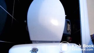 toilet 2 F