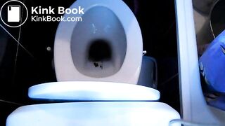 toilet 2 F