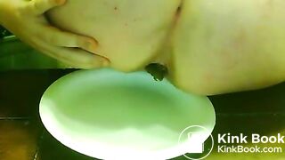 Taking a shit on a plate 2