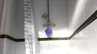 Pooping in tub