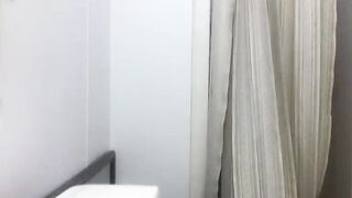 Dirty hippie girl takes a shit and spreads to cam