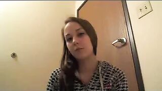 Jessica Pooping