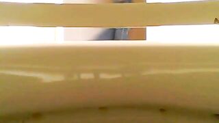 Closeup plops