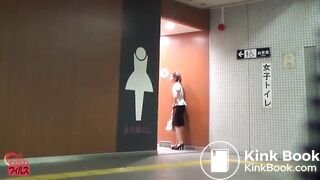 Japanese women pooping in alley