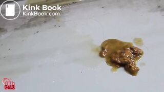 Japanese women pooping in alley