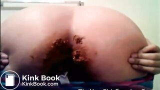 black Girl shitin early in the mornin