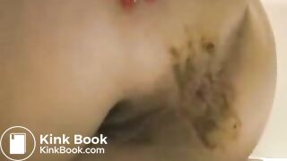 Female Scat With Nice Fart
