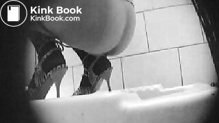 ph_1576_222_poop_shitting