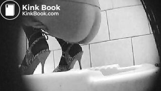 ph_1576_222_poop_shitting