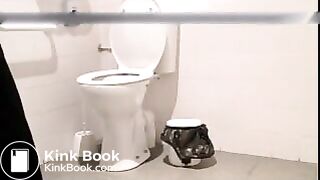 1 farts pussy-peeing