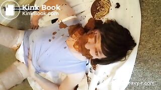 Amateur Slut Gets Shit In Her Face