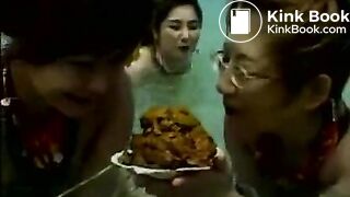 COM - Go Ahead She Isn_t Looking_ _ Exotic lesbian scat in sea