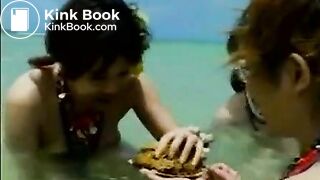 COM - Go Ahead She Isn_t Looking_ _ Exotic lesbian scat in sea