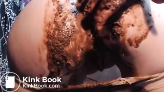 Shitting milf on cam again