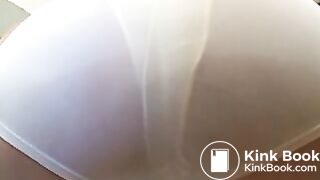 Antje kackt ins Höschen und reibt sich damit ein