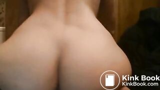 Brunette teen scat show (NEED ID HER)