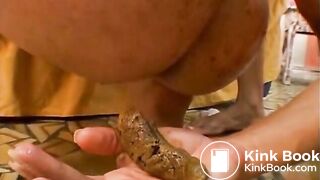 Scat - Shitting in Hand 01 - Scheisse