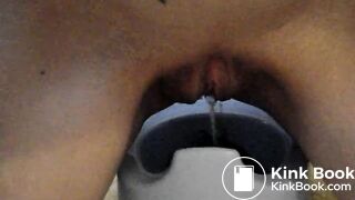 poop into baby potty-2