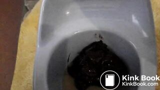 poop into baby potty-2