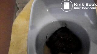 poop into baby potty-2