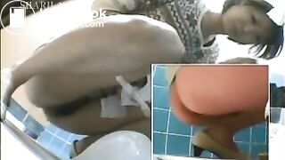 Jap Girls Pooping