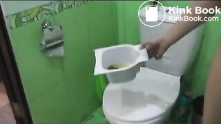 girl poops in potty