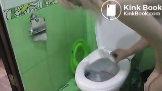girl poops in potty