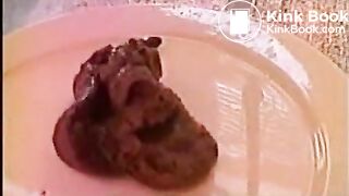 Poop_-_Black_girl_shits_on_the_balcony_-_EroProfilemp4