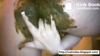 Scat Girl Shit In Her Hand