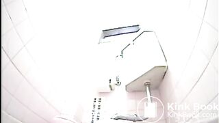 Pooping in Heels and nylon 5