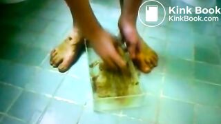 Nasty Mother Plays With Her Scat