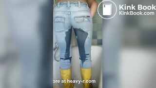 Sexy Scat Slut Pisses and Shits in her Jeans