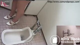 Beautiful Japanese woman shitting in the toilet - Unsensored Japanese scat porn videos