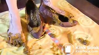Shoe Heels Scat piss pee
