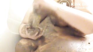 Yucky Princess gags and smears shit on tits