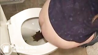 AmazingGirlsPooping (1)