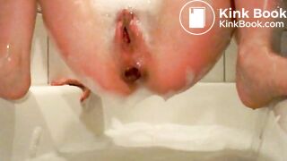 Shitting in a bubble bath